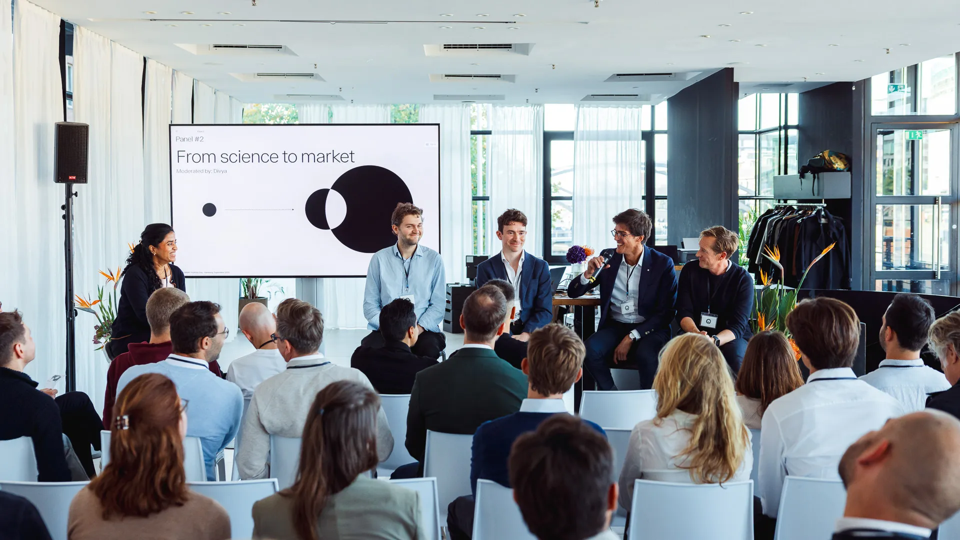 Event photographer Hamburg — panel discussion at a B2B conference in Hamburg
